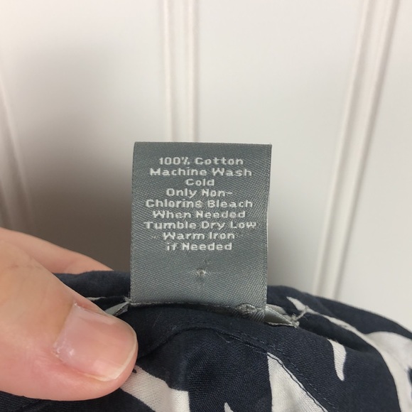 Ann Taylor Petites Navy Blue/White Floral Blouse - Picture 6 of 7